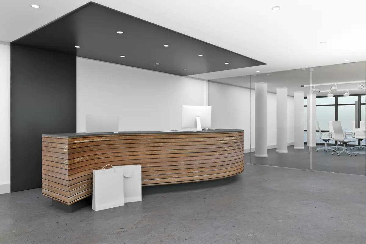 Lobby corporativo moderno com blindagem empresarial